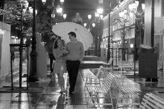Paare in der Liebe, die in den Regen geht stockfoto Paare in der Liebe, die in den Regen geht stockfoto