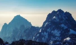 Paesaggio della montagna di Huangshan nella provincia di Anhui, Cina immagini stock libere da diritti Paesaggio della montagna di Huangshan nella provincia di Anhui, Cina immagini stock libere da diritti