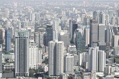 Paesaggio urbano delle costruzioni moderne della città di Bangkok fotografie stock libere da diritti Paesaggio urbano delle costruzioni moderne della città di Bangkok fotografie stock libere da diritti