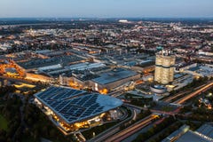 Paesaggio urbano di Monaco di Baviera al crepuscolo immagini stock libere da diritti Paesaggio urbano di Monaco di Baviera al crepuscolo immagini stock libere da diritti