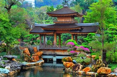 Pagoda in giardino cinese immagini stock Pagoda in giardino cinese immagini stock
