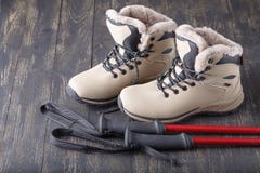 Paires de bottes de neige de preuve de temps photo stock Paires de bottes de neige de preuve de temps photo stock