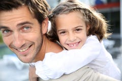 Paizinho e seu sorriso da menina Foto de Stock Royalty Free Paizinho e seu sorriso da menina Foto de Stock Royalty Free