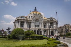 Palacio de Bellas Artes, Мехико, Мексика стоковые изображения Palacio de Bellas Artes, Мехико, Мексика стоковые изображения