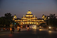 Palacio de la ciudad del museo de Albert Hall en la noche en Jaipur imagenes de archivo Palacio de la ciudad del museo de Albert Hall en la noche en Jaipur imagenes de archivo