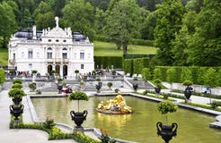 Palacio de Linderhof en Baviera, Alemania foto de archivo libre de regalías Palacio de Linderhof en Baviera, Alemania foto de archivo libre de regalías