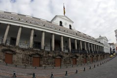 Palacio nacional en la plaza grande Quito Ecuador imágenes de archivo libres de regalías Palacio nacional en la plaza grande Quito Ecuador imágenes de archivo libres de regalías