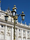 Palacio real Madrid con la lámpara de calle hermosa fotos de archivo Palacio real Madrid con la lámpara de calle hermosa fotos de archivo