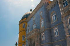 Palais de Pena Les murs sont décorés des tuiles colorées uniques, qui crée une atmosphère de conte de fées photos stock Palais de Pena Les murs sont décorés des tuiles colorées uniques, qui crée une atmosphère de conte de fées photos stock