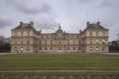 Palais du Люксембург, дворец в Люксембургских садах, Париж, Франция стоковое изображение rf Palais du Люксембург, дворец в Люксембургских садах, Париж, Франция стоковое изображение rf