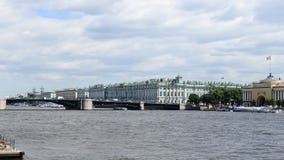 Palast-Brücke (Dvortsoviy höchst) St Petersburg, Russland stock video Palast-Brücke (Dvortsoviy höchst) St Petersburg, Russland stock video