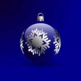 Palla blu di Natale con il fiocco di neve d'argento illustrazione vettoriale Palla blu di Natale con il fiocco di neve d'argento illustrazione vettoriale