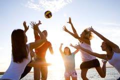 Pallavolo sulla spiaggia Fotografia Stock Libera da Diritti Pallavolo sulla spiaggia Fotografia Stock Libera da Diritti