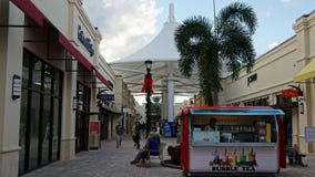Palm Beachuttag i West Palm Beach, Florida royaltyfri foto Palm Beachuttag i West Palm Beach, Florida royaltyfri foto