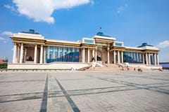 Palácio do governo em Ulaanbaatar Imagens de Stock Palácio do governo em Ulaanbaatar Imagens de Stock