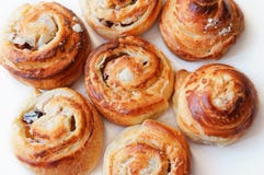 Panini con la ricotta, panini al forno della casa, rotoli con la ricotta dolce fotografia stock Panini con la ricotta, panini al forno della casa, rotoli con la ricotta dolce fotografia stock