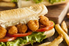 Panino casalingo del ragazzo di Po del gamberetto immagini stock Panino casalingo del ragazzo di Po del gamberetto immagini stock