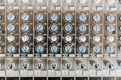 Panneau de commande de mélangeur sain Contrôleur sain Recording Studio images libres de droits Panneau de commande de mélangeur sain Contrôleur sain Recording Studio images libres de droits