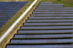 Panneaux solaires, fermes solaires images stock Panneaux solaires, fermes solaires images stock