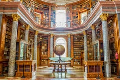 Pannonhalma-Bibliotheksinnenraum in Ungarn stockfoto Pannonhalma-Bibliotheksinnenraum in Ungarn stockfoto