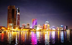 Panorama- cityscape av Saigon på natten, Vietnam royaltyfria foton Panorama- cityscape av Saigon på natten, Vietnam royaltyfria foton