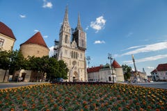 Panorama de cathédrale de Zagreb photographie stock libre de droits Panorama de cathédrale de Zagreb photographie stock libre de droits