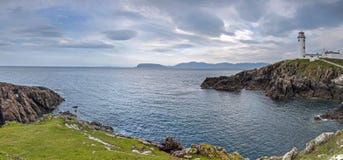 Panorama della testa di Fanad, contea il Donegal, Irlanda fotografia stock Panorama della testa di Fanad, contea il Donegal, Irlanda fotografia stock