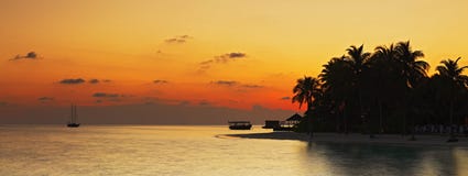 Panorama do por do sol tropical fotos de stock royalty free Panorama do por do sol tropical fotos de stock royalty free