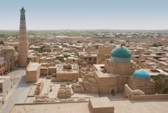 Panorama Ichan-Kala e Islam-Hodge del alminar imagenes de archivo Panorama Ichan-Kala e Islam-Hodge del alminar imagenes de archivo