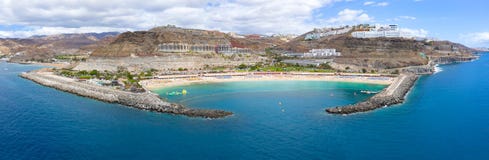 Panorama od powietrza piękna Amadores plaża przy Gran Canaria obrazy stock Panorama od powietrza piękna Amadores plaża przy Gran Canaria obrazy stock