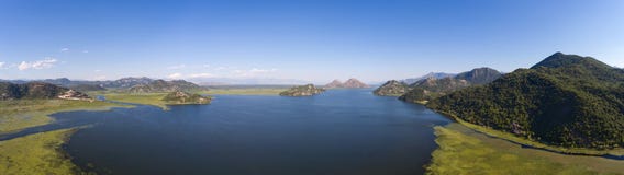 Panorama van skadar meer in montenegro stock afbeelding Panorama van skadar meer in montenegro stock afbeelding
