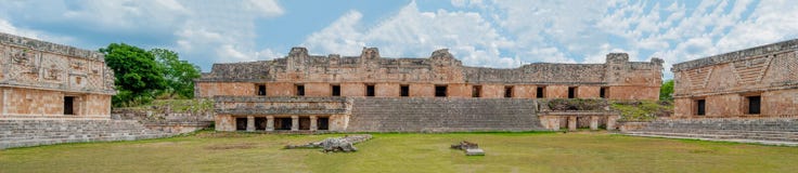 Panorama von drei Maya Temples, im arch?ologischen Bereich von Uxmal stockbilder Panorama von drei Maya Temples, im arch?ologischen Bereich von Uxmal stockbilder
