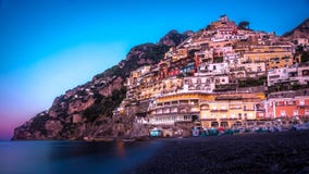 Panorama von Positano, Amalfi-Küste in Italien am Sonnenaufgang Positano Italien stockfoto Panorama von Positano, Amalfi-Küste in Italien am Sonnenaufgang Positano Italien stockfoto
