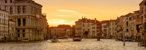 Panoramablick von Venedig bei Sonnenuntergang, Italien lizenzfreie stockbilder Panoramablick von Venedig bei Sonnenuntergang, Italien lizenzfreie stockbilder