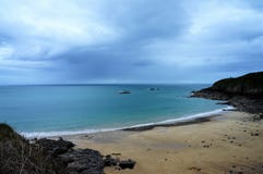 Panoramautsikt över kustlinjen på Helgon Gjuta Le Guildo Brittany France Europe arkivfoto Panoramautsikt över kustlinjen på Helgon Gjuta Le Guildo Brittany France Europe arkivfoto