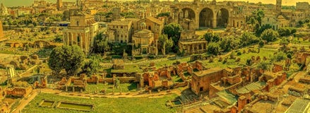 Panoramautsikten över fördärvar av Roman Forum arkivbilder Panoramautsikten över fördärvar av Roman Forum arkivbilder