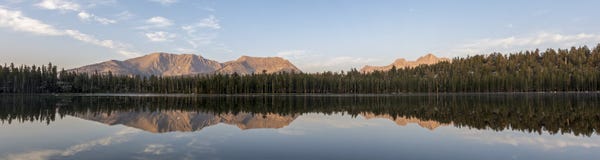 Moraine Lake Sunrise Panorama Reflection royalty free stock image Moraine Lake Sunrise Panorama Reflection royalty free stock image