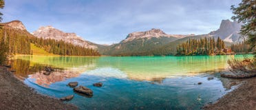 Panoramic view of Emerald Lake.Yoho National Park.British Columbia.Canada royalty free stock photos Panoramic view of Emerald Lake.Yoho National Park.British Columbia.Canada royalty free stock photos