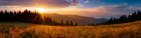 Panoramic View Of The Sunrise In The Tatra Mountains Royalty Free Stock Image Panoramic View Of The Sunrise In The Tatra Mountains Royalty Free Stock Image