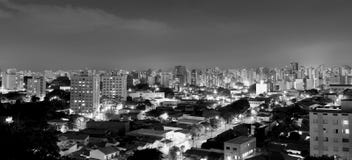 Panoramische Hoogste mening van de stad van Campinas, in Brazilië stock foto's Panoramische Hoogste mening van de stad van Campinas, in Brazilië stock foto's