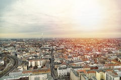Panoramisches Stadtbild von Berlin von der Spitze lizenzfreies stockfoto Panoramisches Stadtbild von Berlin von der Spitze lizenzfreies stockfoto
