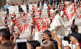 Papa Francisco en Audience general en el Vaticano imagenes de archivo Papa Francisco en Audience general en el Vaticano imagenes de archivo