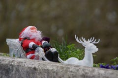 Papai Noel em seu trenó foto de stock Papai Noel em seu trenó foto de stock