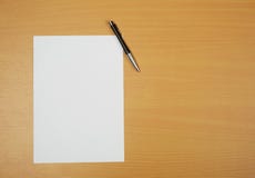 Papier na biurku fotografia royalty free Papier na biurku fotografia royalty free