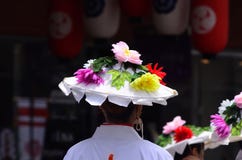 Parade van bloemrijke parasol, Kyoto Japan stock afbeelding Parade van bloemrijke parasol, Kyoto Japan stock afbeelding