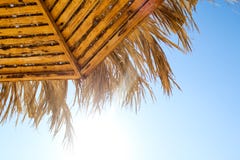 Parapluie de plage de bambou photos stock Parapluie de plage de bambou photos stock