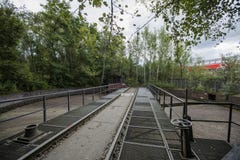 Parco naturale Schoneberger Sudgelande, Berlino, Germania - 30 agosto 2017 - piattaforma girevole in disuso alla riserva di Sudge immagini stock Parco naturale Schoneberger Sudgelande, Berlino, Germania - 30 agosto 2017 - piattaforma girevole in disuso alla riserva di Sudge immagini stock