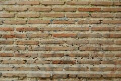 Pared de ladrillos rojos vieja foto de archivo libre de regalías Pared de ladrillos rojos vieja foto de archivo libre de regalías