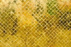 Parede lustrosa da telha de mosaico do ouro, fundo da textura Fotografia de Stock Parede lustrosa da telha de mosaico do ouro, fundo da textura Fotografia de Stock