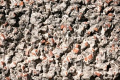 Parete di grandi pietre e dei mattoni rotti immagini stock libere da diritti Parete di grandi pietre e dei mattoni rotti immagini stock libere da diritti